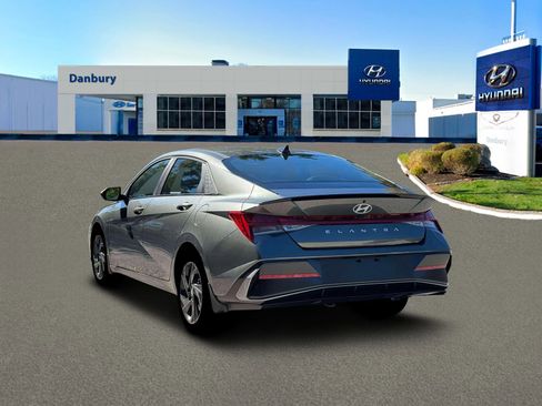 New 2026 Hyundai Elantra SEL Sport Premium w/ Cargo Package FWD image 5