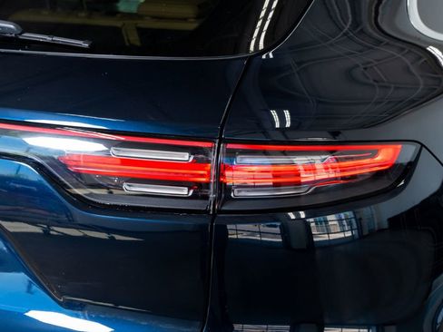 Used 2021 Porsche Cayenne image 25