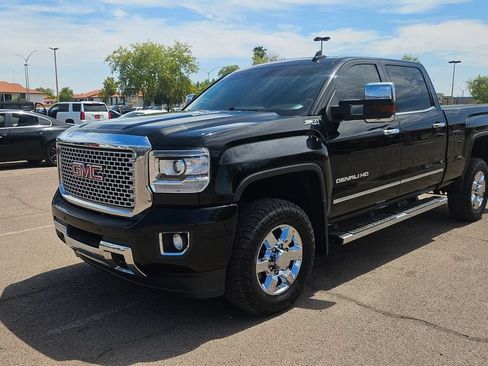 Used 2015 GMC Sierra 3500 Denali w/ Duramax Plus Package AWD/4WD image 4