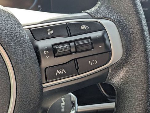 Used 2025 Kia Sportage LX FWD image 18