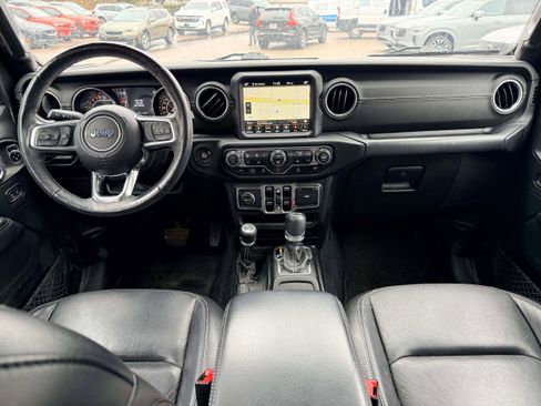 Used 2018 Jeep Wrangler Unlimited Sahara image 11