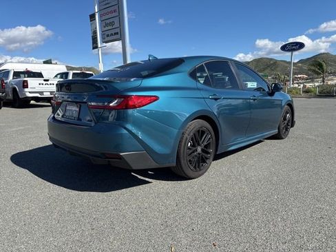 Used 2025 Toyota Camry SE w/ Convenience Package image 6