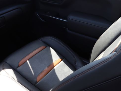 Used 2019 GMC Sierra 1500 AT4 w/ AT4 Premium Package image 12