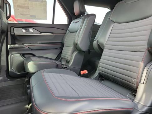 New 2026 Ford Explorer ST-Line w/ ST-Line Street Pack image 12