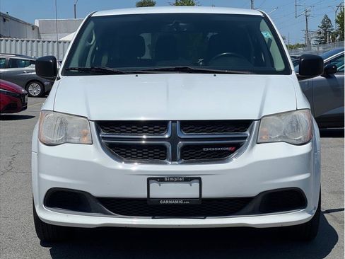 Used 2017 Dodge Grand Caravan SE w/ Power Window Group FWD image 2