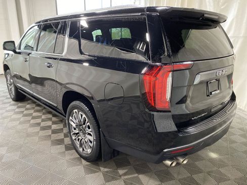Used 2023 GMC Yukon XL Denali Ultimate AWD/4WD image 5