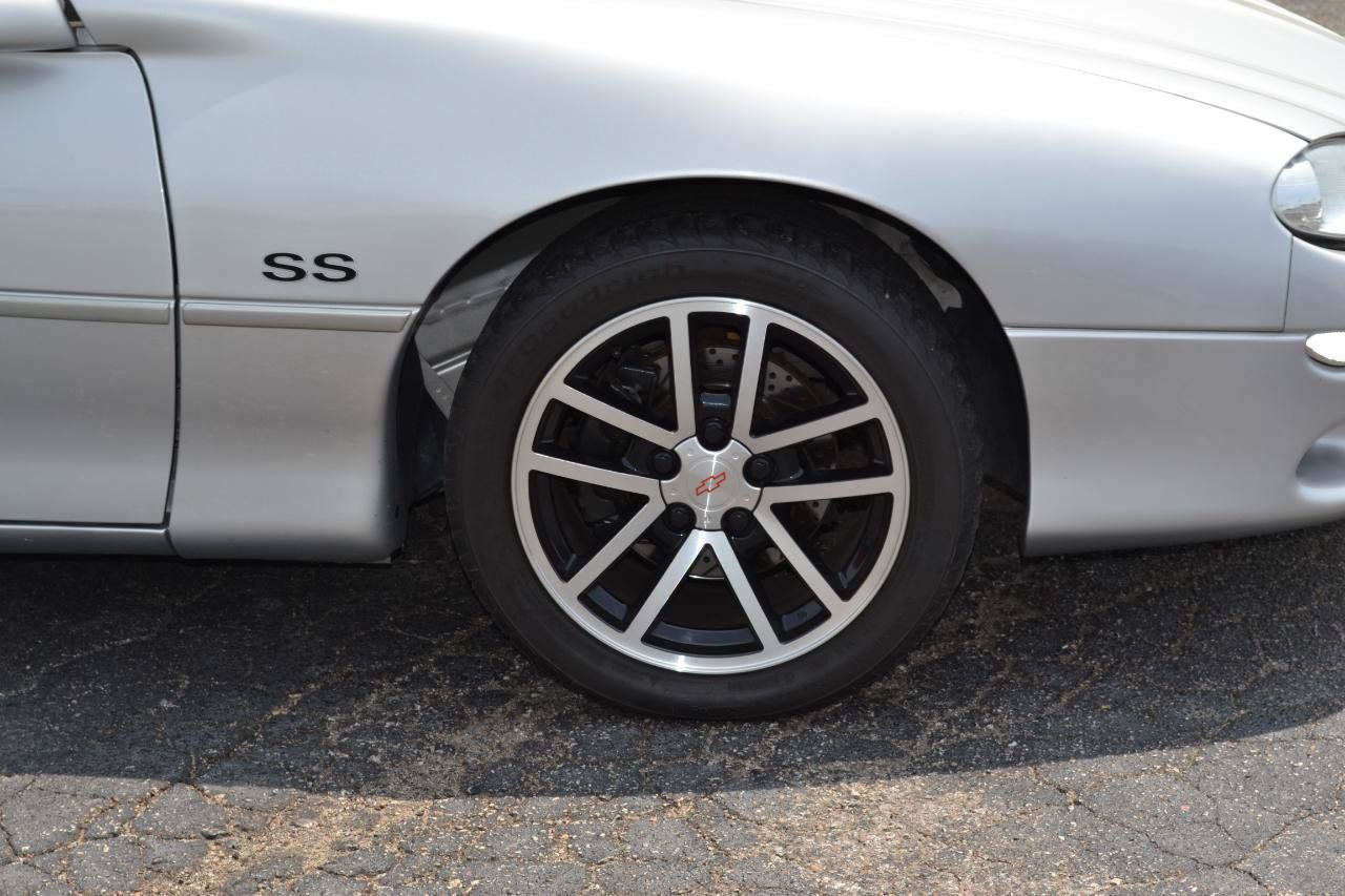 Used 2002 Chevrolet Camaro Z28 w/ SS Performance/Appearance Pkg RWD image 48