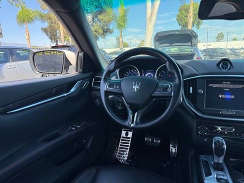Used 2015 Maserati Ghibli RWD image 21