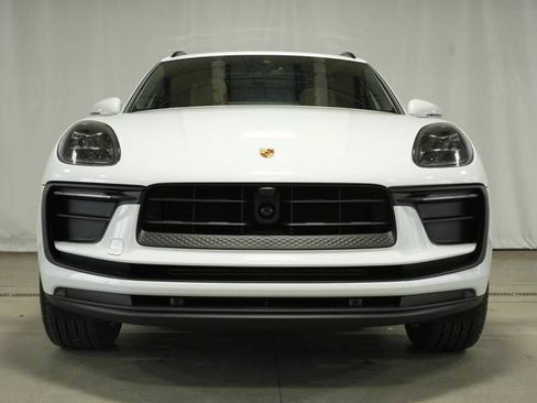 Certified 2026 Porsche Macan AWD/4WD image 11