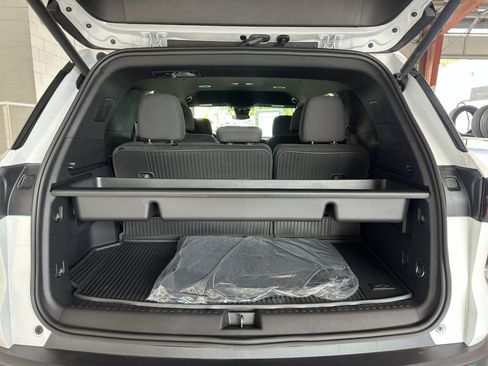 New 2026 Chevrolet Traverse LT w/ LPO, Floor Liner Package image 30