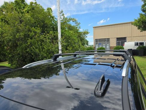 Used 2024 GMC Yukon Denali AWD/4WD image 7