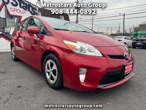 Used 2014 Toyota Prius Three image 1