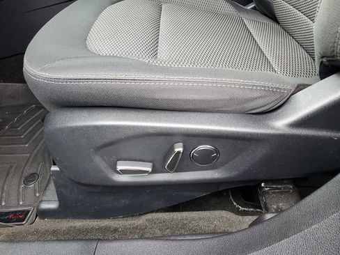 Used 2018 Ford Explorer XLT image 10