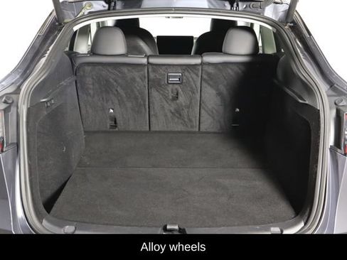 Used 2023 Tesla Model Y 2WD image 16