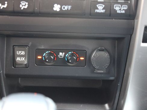 Used 2018 Toyota 4Runner Limited AWD/4WD image 15