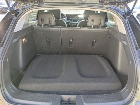 Used 2025 Chevrolet Trax LT w/ LT Convenience Package image 29