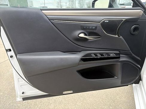 Used 2022 Lexus ES 350 F Sport w/ Accessory Package 2 image 9