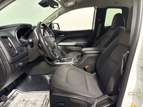 Used 2022 Chevrolet Colorado LT w/ Fleet Safety Package image 12