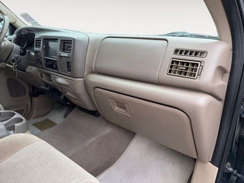 Used 2003 Ford Excursion XLT AWD/4WD image 25
