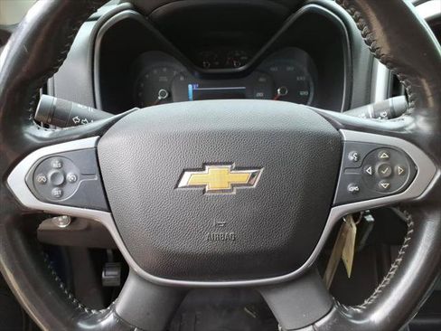 Used 2018 Chevrolet Colorado LT w/ LT Convenience Package RWD image 17