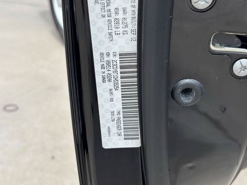 Used 2013 Dodge Challenger R/T RWD image 31