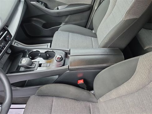 Certified 2022 Nissan Rogue SV image 21