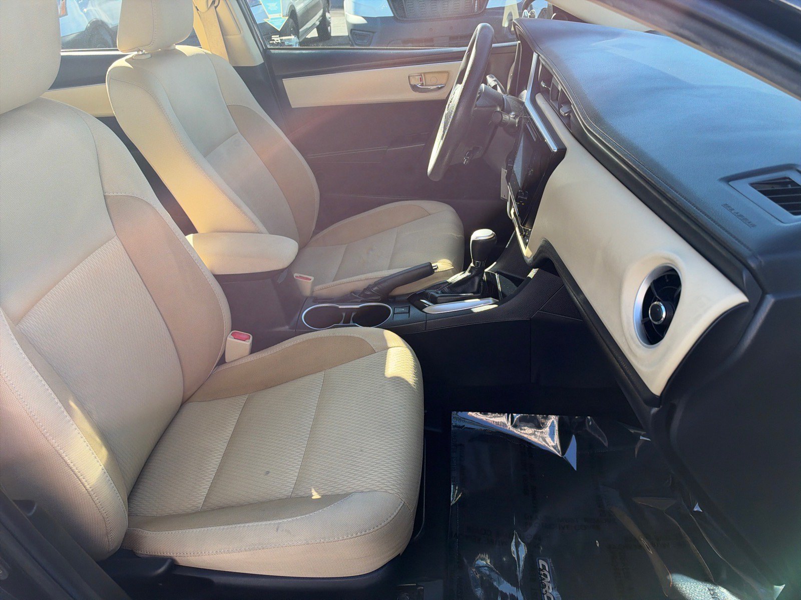 Used 2019 Toyota Corolla LE FWD image 16