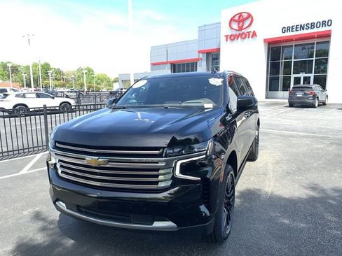 Used 2024 Chevrolet Suburban High Country image 1