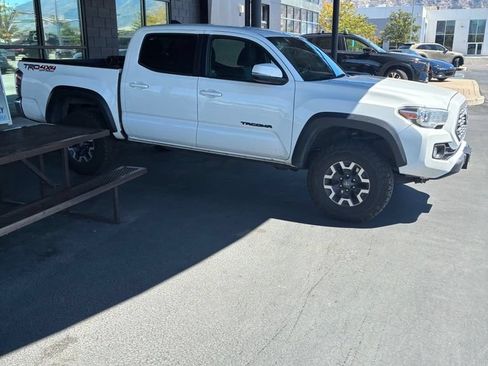 Used 2021 Toyota Tacoma TRD Off-Road w/ Blackout Package (TMS) AWD/4WD image 24