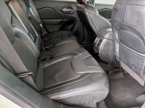 Used 2023 Jeep Cherokee Altitude Lux image 18