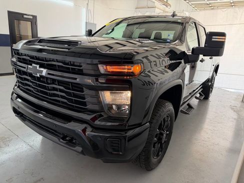 Used 2025 Chevrolet Silverado 2500 Custom w/ Custom Value Package RWD image 38