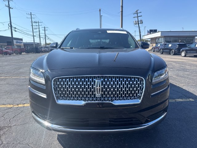 Used 2023 Lincoln Nautilus Reserve AWD/4WD image 11