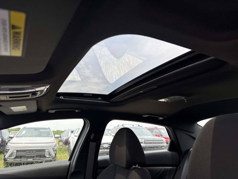 New 2026 Hyundai Elantra SEL Sport FWD image 3