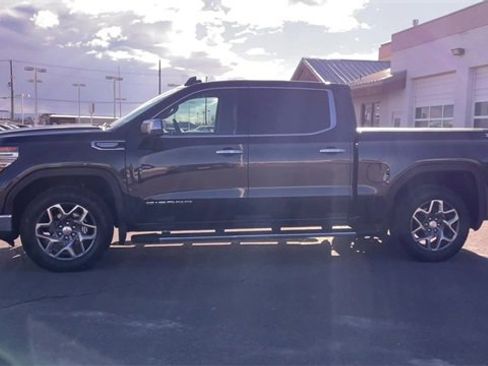 Used 2023 GMC Sierra 1500 SLT image 6