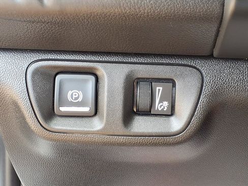 Used 2018 GMC Acadia SLE image 16