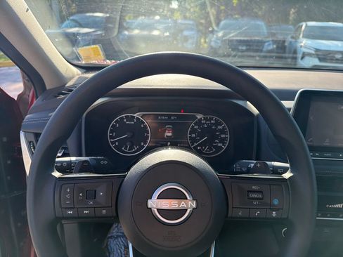 Used 2023 Nissan Rogue SV FWD image 20