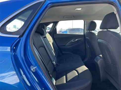 Used 2018 Hyundai Elantra GT image 18