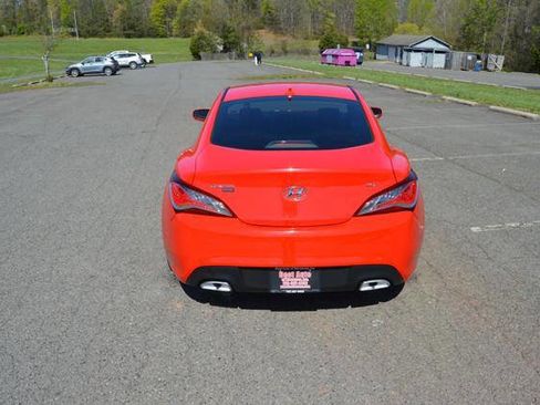 Used 2014 Hyundai Genesis 2.0T image 10