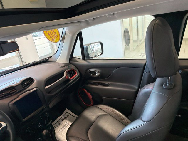 Used 2021 Jeep Renegade Trailhawk w/ Sun & Sound Group AWD/4WD image 30
