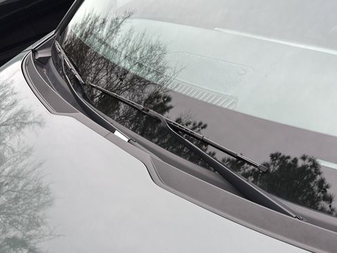 Used 2024 Kia Niro EX image 11