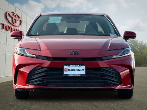 Used 2026 Toyota Camry LE image 8