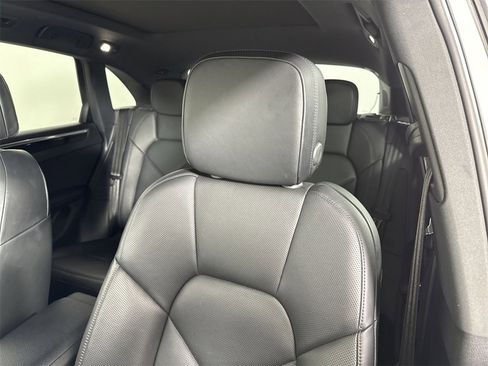 Certified 2023 Porsche Macan Turbo image 41