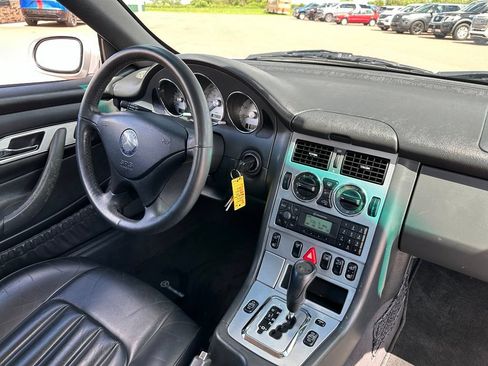 Used 2004 Mercedes-Benz SLK 230 image 4