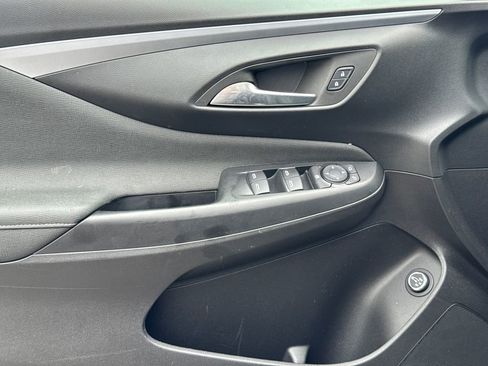 Used 2025 Buick Envista Preferred w/ Convenience II Package FWD image 10