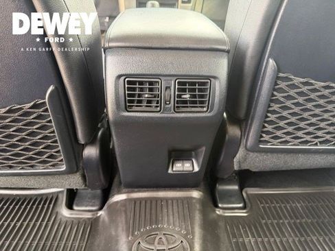 Used 2023 Toyota 4Runner Limited AWD/4WD image 33