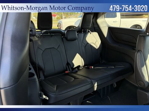 New 2026 Chrysler Pacifica Select image 11