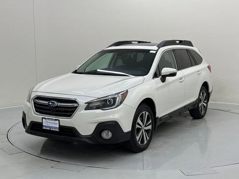Used 2019 Subaru Outback 2.5i Limited w/ Popular Package #2 image 1