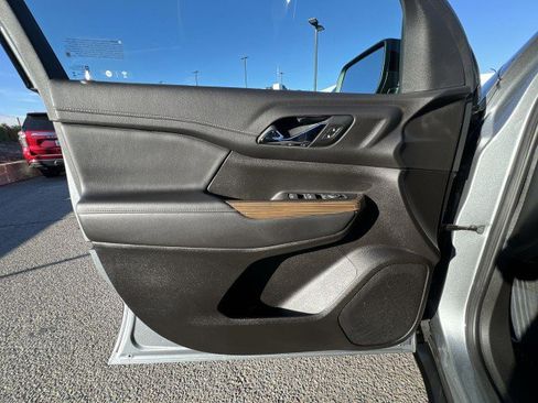 Used 2023 GMC Acadia SLE w/ Elevation Edition image 21