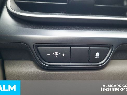 Used 2025 Kia Carnival FWD image 35