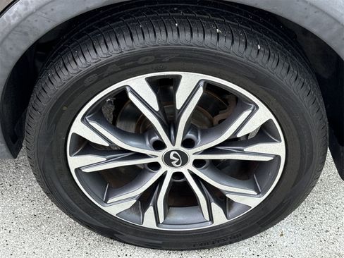 Used 2017 INFINITI QX30 Premium w/ Navigation Package image 46